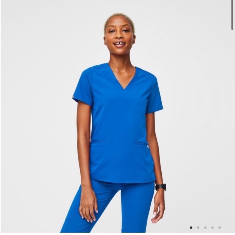 Figs Women’s Casma Royal Blue Scrub Top Size Large